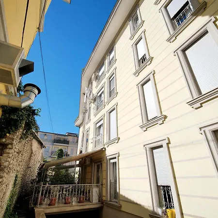 Eras Apartment *